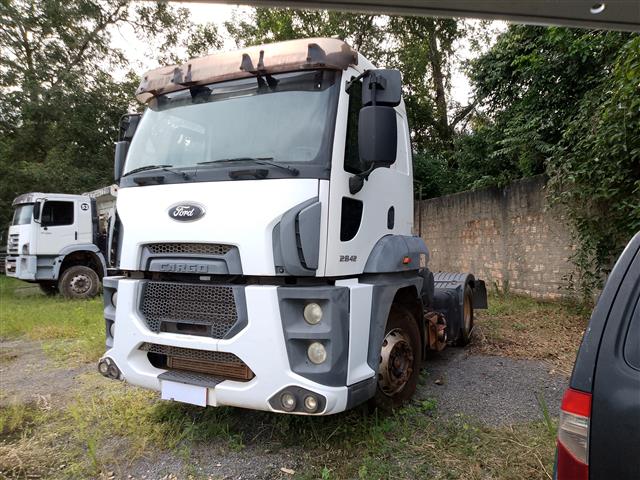 FORD CARGO 2842 AT 6X2 ANO 2014/2014